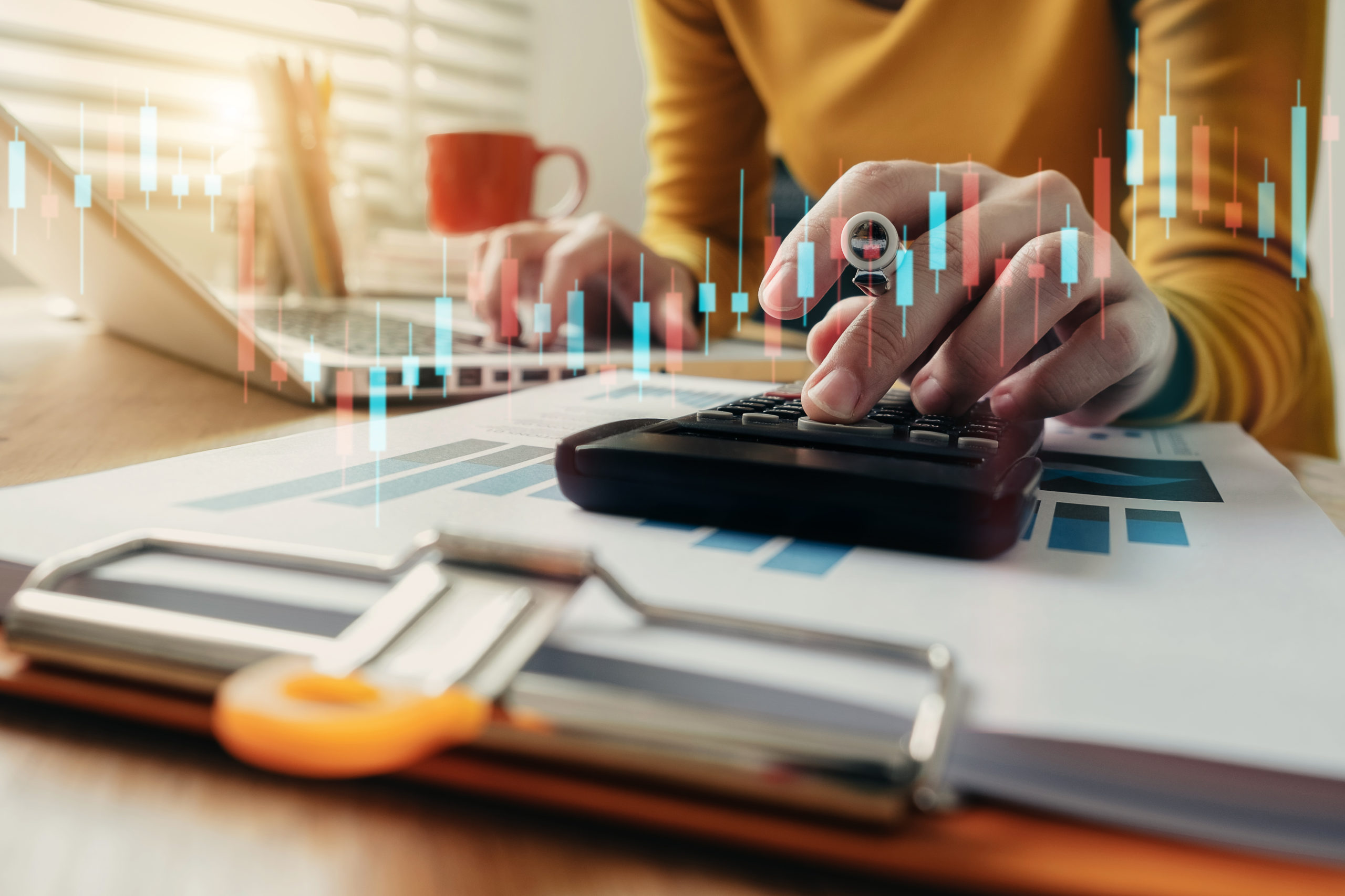 Hand Women Doing Finances And Calculate On Desk Tax At Home Offi - Contabilidade em Santa Catarina | Amaral Contabilidade
